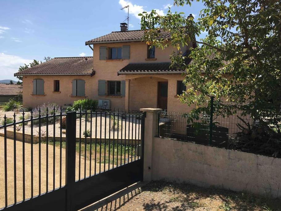 Appartement 55M2 En Beaujolais & Enedis A 15 Min Saint-Germain-Nuelles Luaran gambar